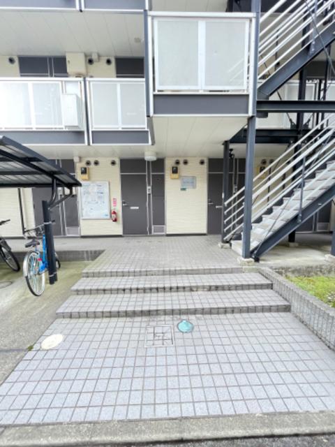 レオパレスコナヴィレッジ