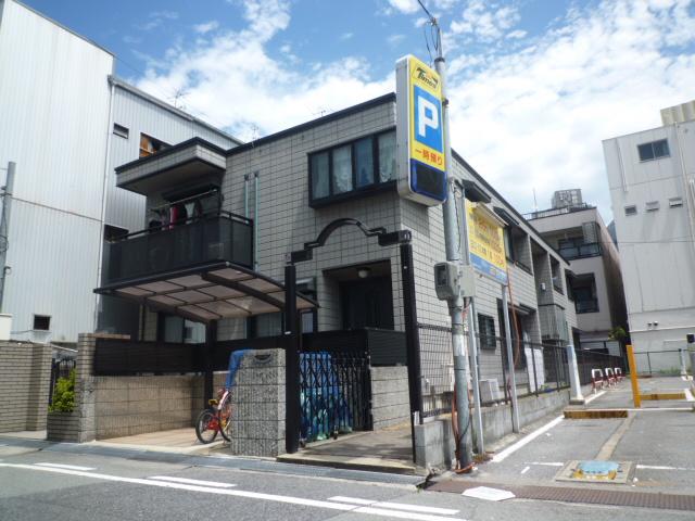 メゾントライ