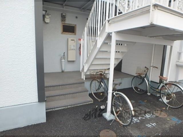 ハイツ栗栖野