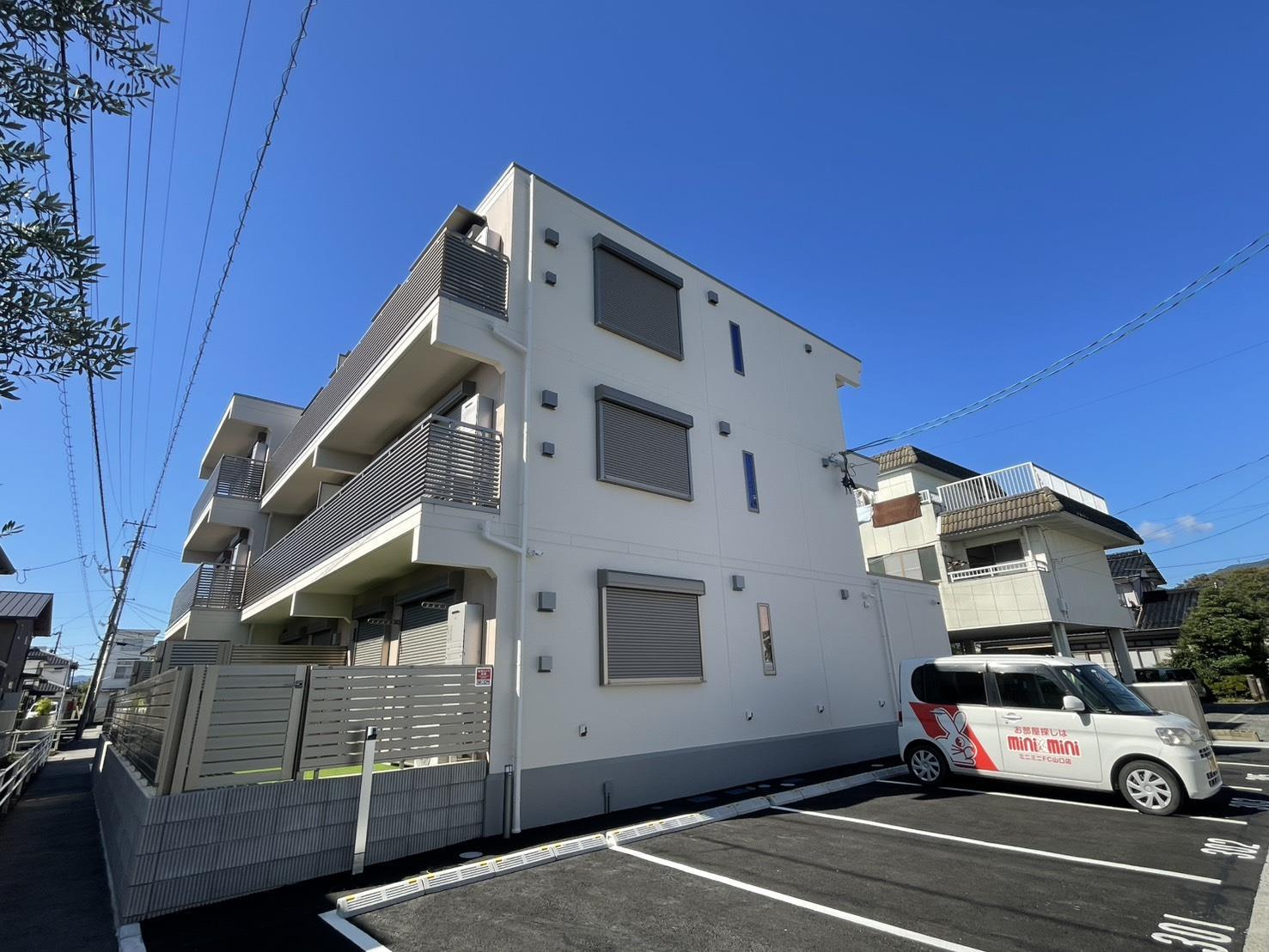 MELIA COURT