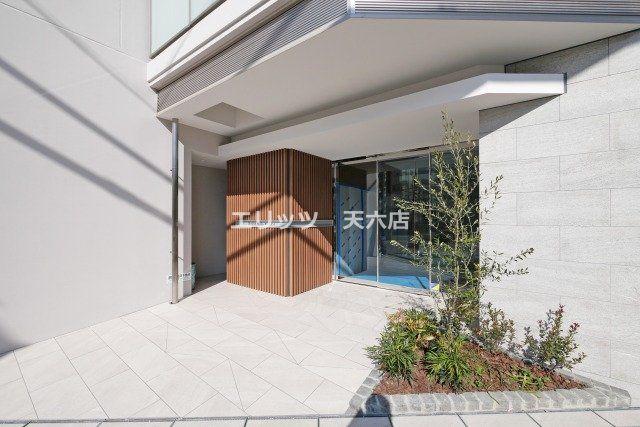 シーズンフラッツ梅田イースト