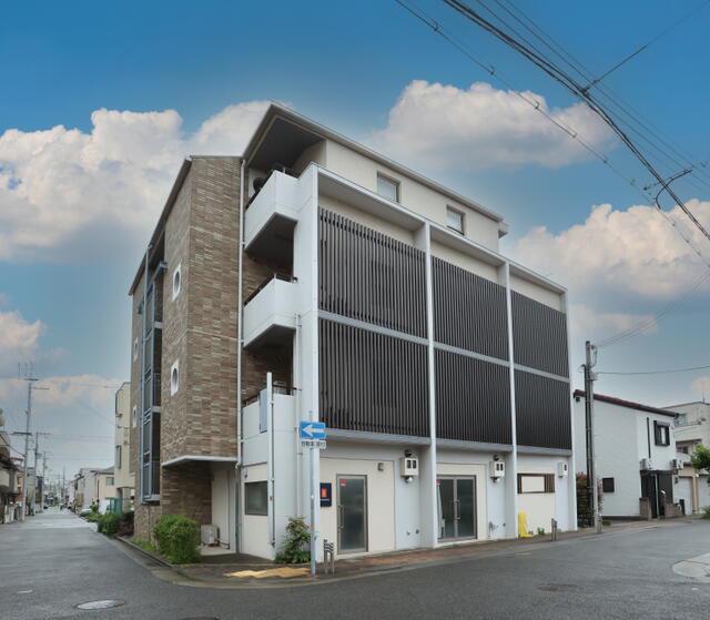 22番館