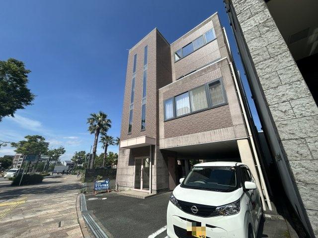 イーストアベニュー