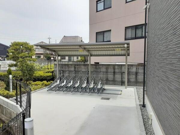 プラシードII B棟