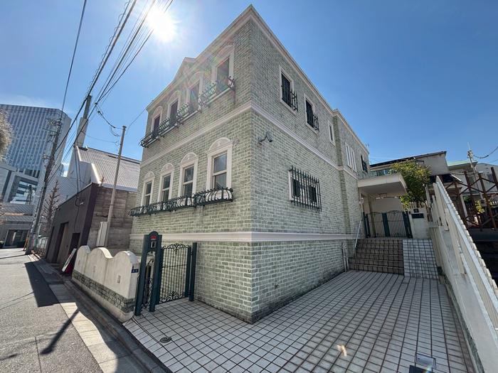 SHOTO HOUSE