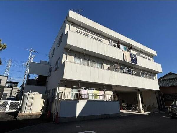 ニューメゾン石川
