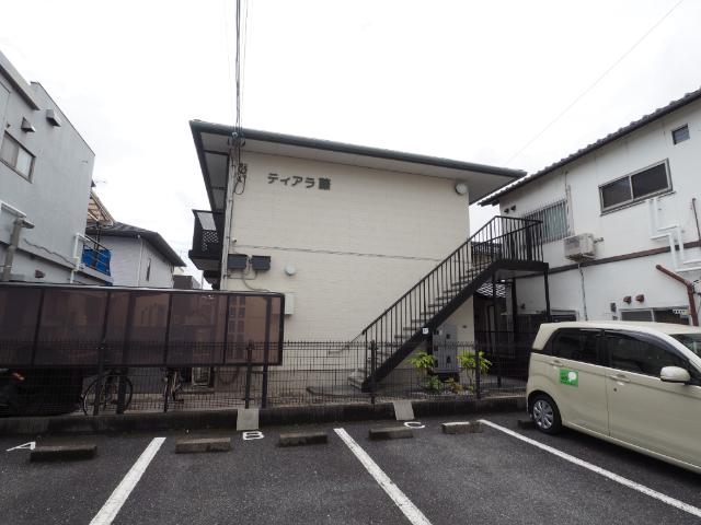 ティアラ藤
