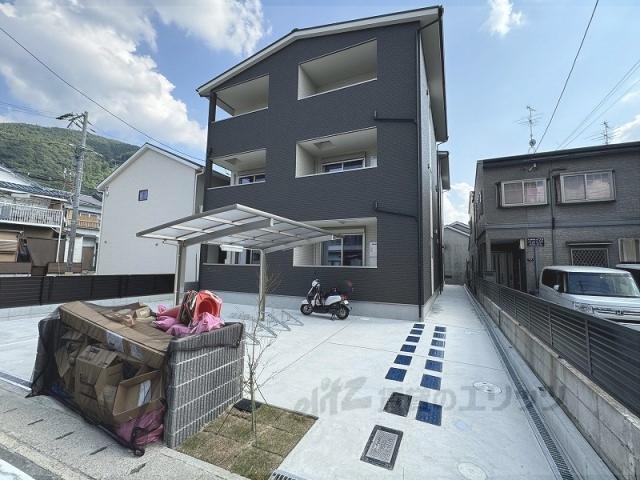 ジーメゾン山科エミール
