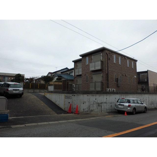 URBAN COURT