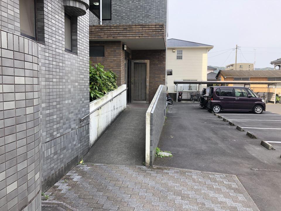 アーク谷山