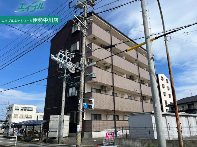 ロイヤルハートピア郷津 B棟
