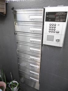 ラ・ベルメゾン・Y