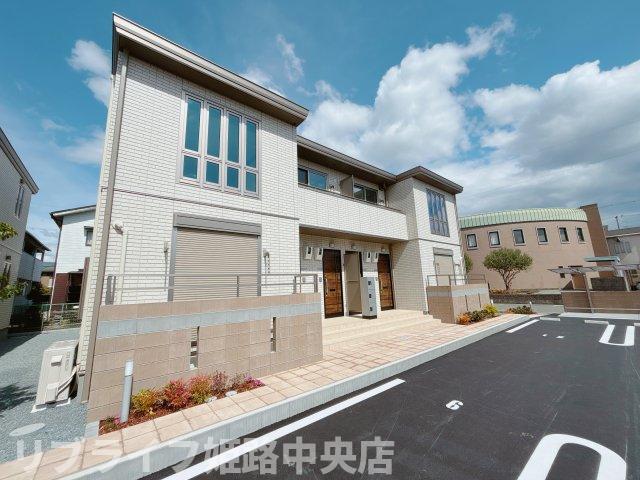 WING COURT B