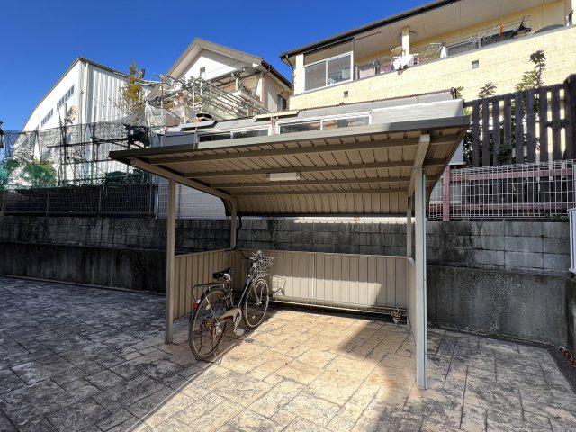 カーミー・芳川 A棟