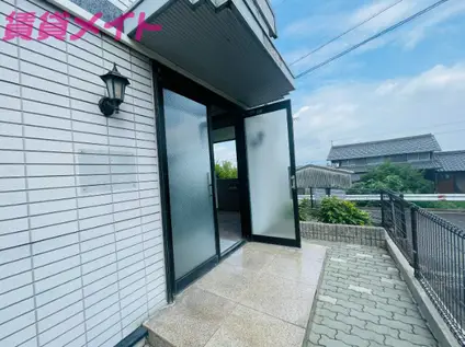 グランピアB棟(1DK/2階)の外観写真