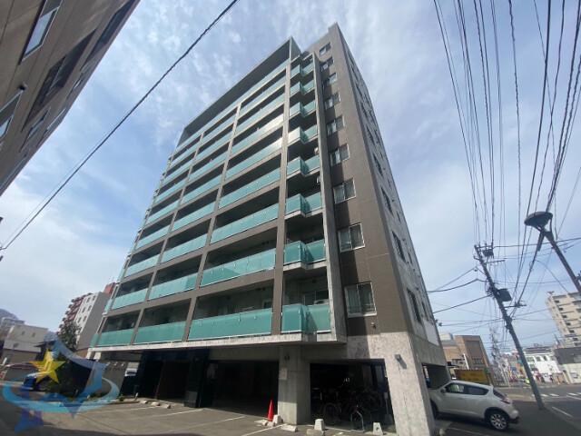 BLOCK TOWER