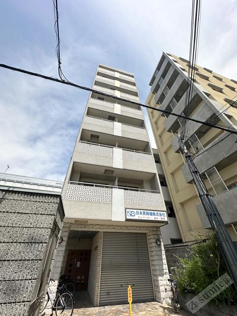 ラシーヌ背戸口