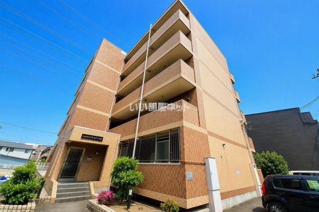 シャルマンフジもずウエスト