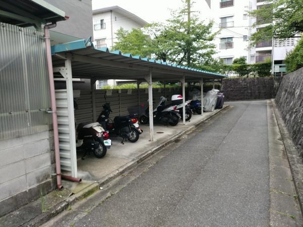 円明寺ヶ丘団地B棟