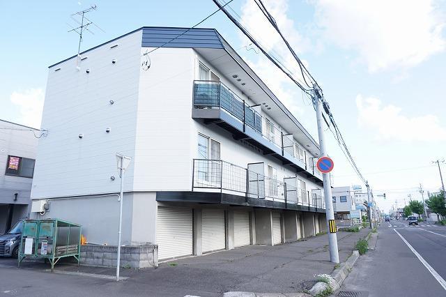 壱番館B(2LDK/1階)