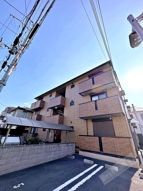 フォレスタ