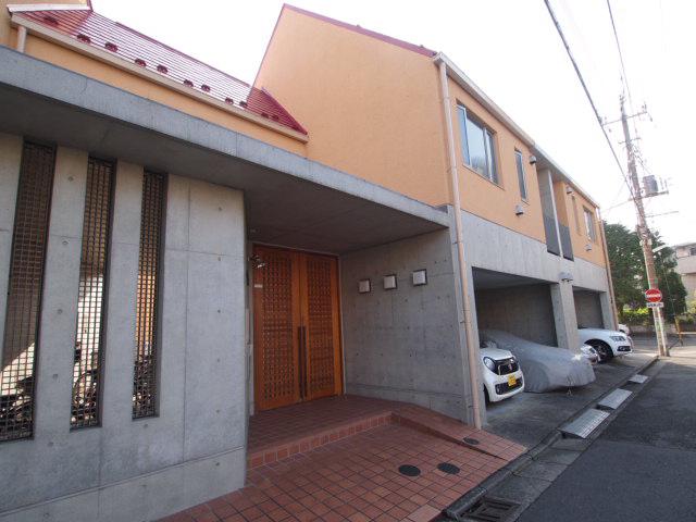 クレセントコート
