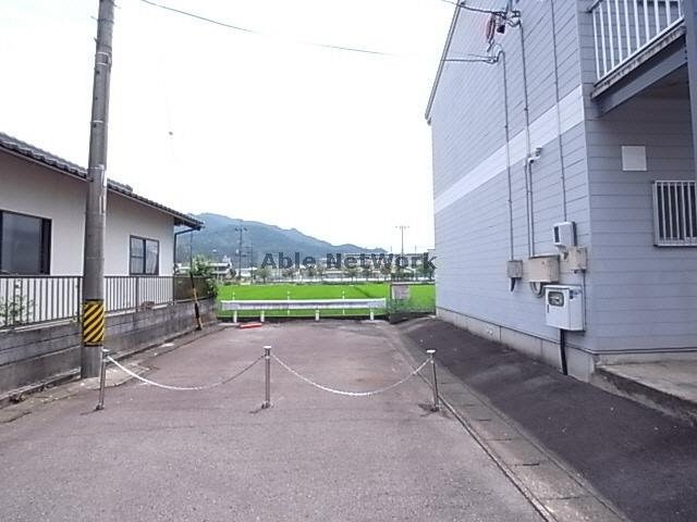 ハイツ粟野
