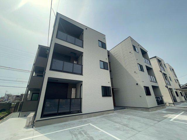 AND TERRACE 羽曳野