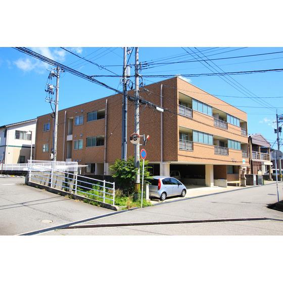 MAISONS 風の館(1K/3階)