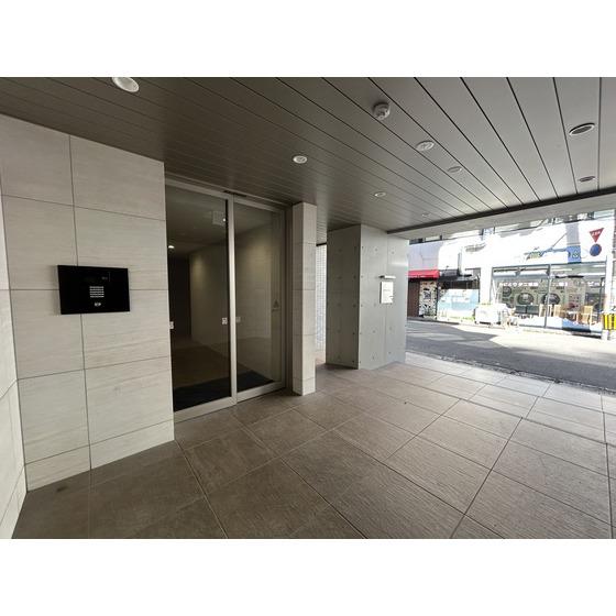 LIBTH県庁前
