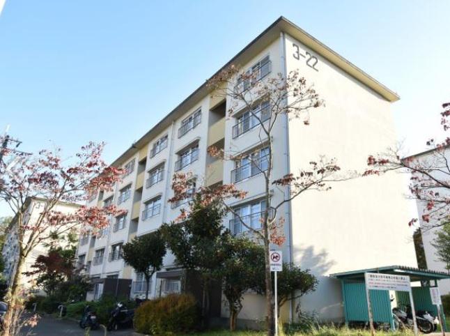 泉北茶山台二丁3-22号棟
