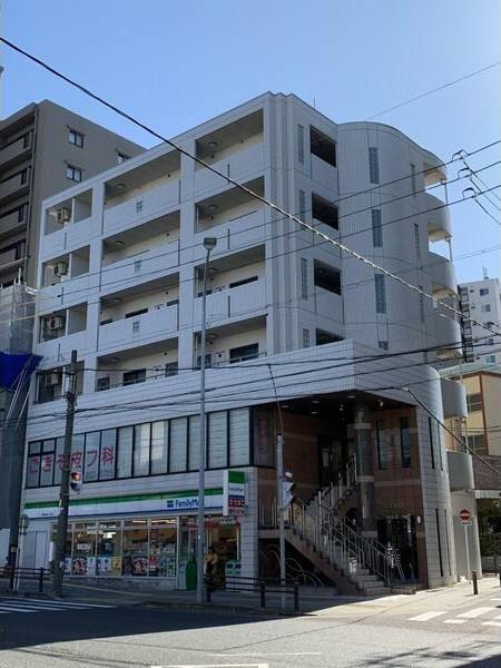 ST PLAZA イースト