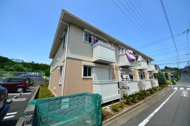 クレール四季彩の丘八番館