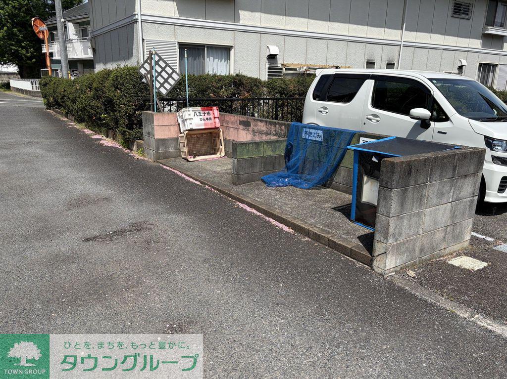 エステート・YAMAZAKI B棟