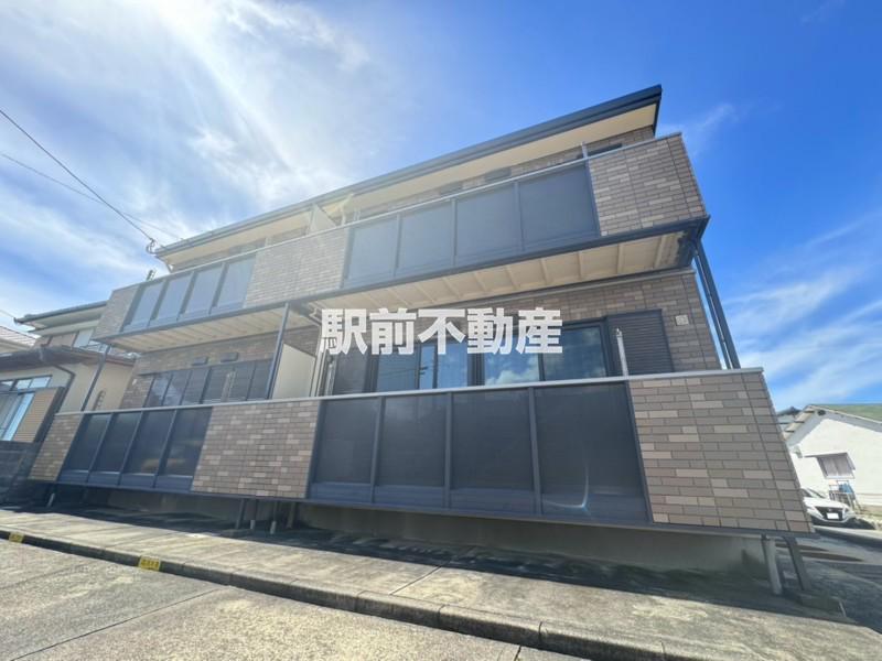 ラテール参番館