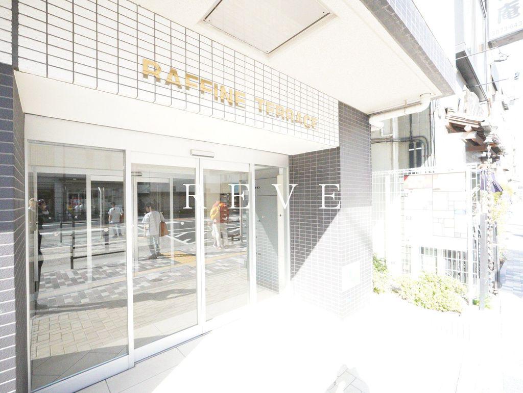 RAFFINE TERRACE