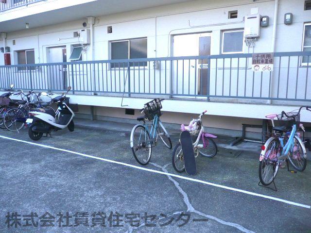 鳴戸プラスチックマンション