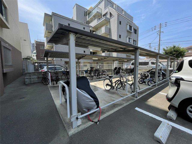 ラファセエスティーロ箱崎駅前