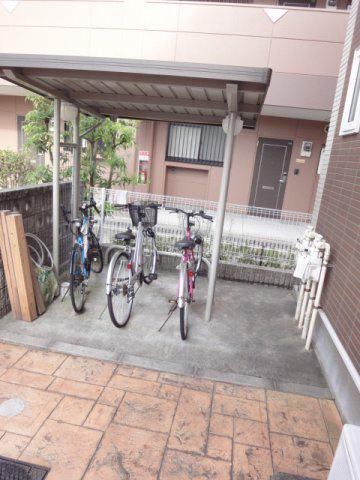 サンリット神川 B