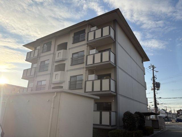 ECLARGE A棟
