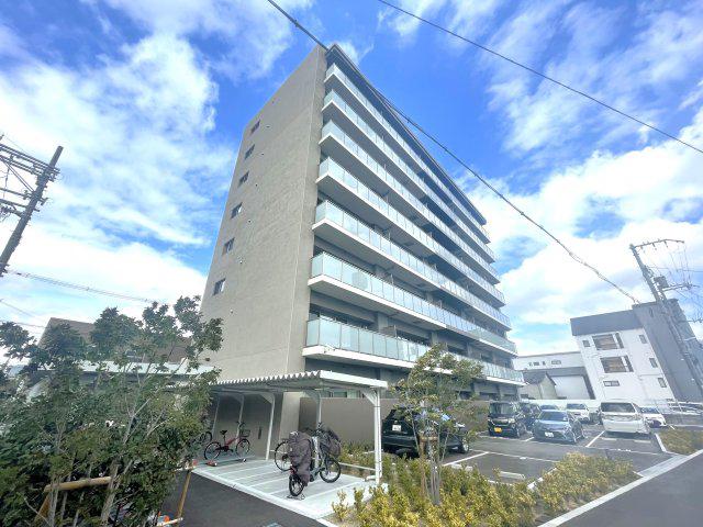 SQUARE COURT KAMI