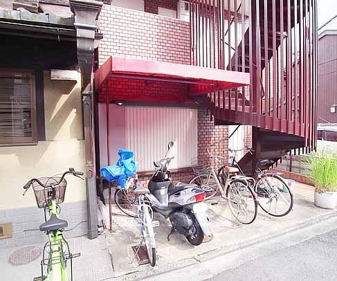 コーポヤスタニ