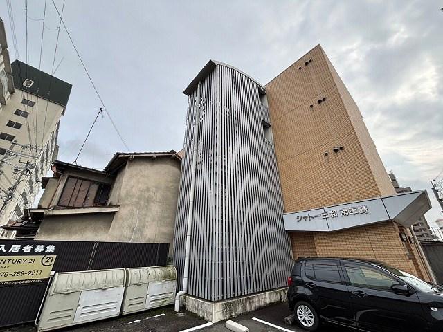 シャトー三和南車崎