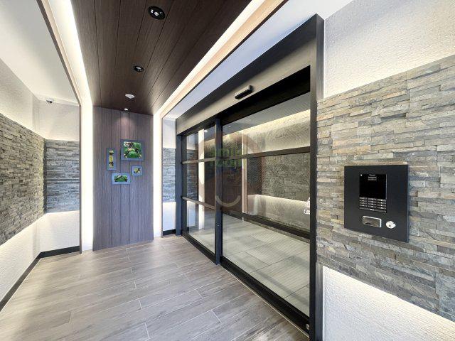 GLUCKMAISON/S-EBIE XI