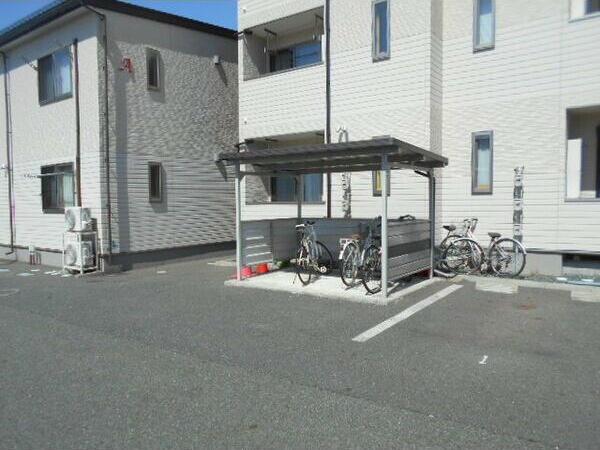 エストポミエ B棟