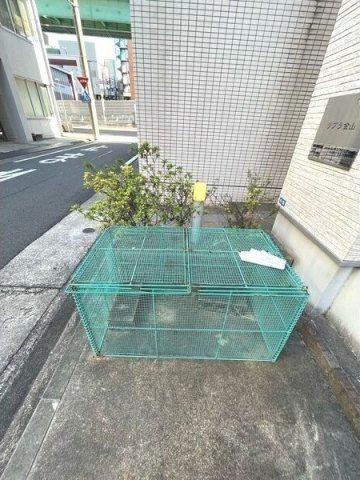 リブラ金山