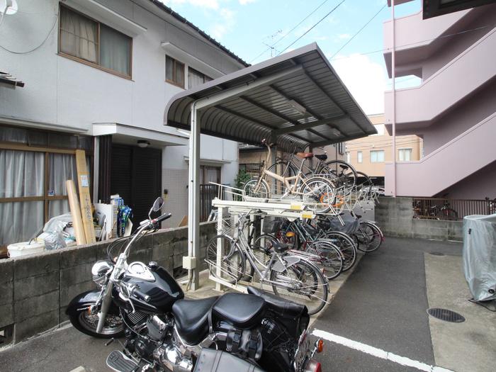 T-HOUSE