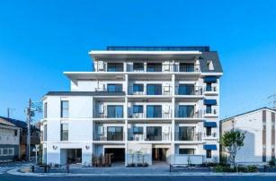 MAISON HOUSEDRESSING