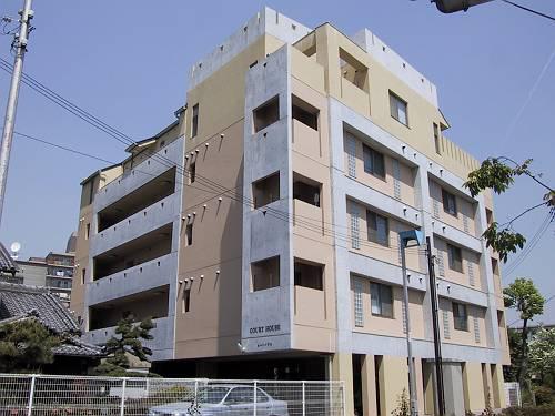 COUR HOUSE