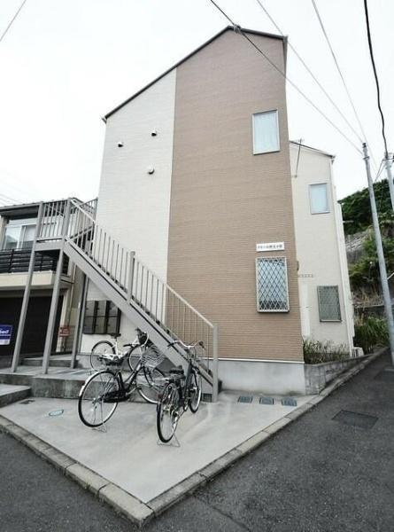 ドミール井土ヶ谷